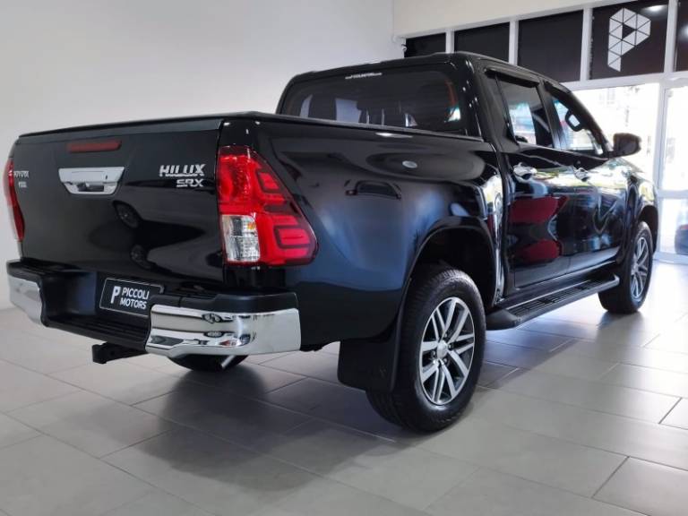 TOYOTA - HILUX - 2016/2016 - Preta - R$ 184.900,00