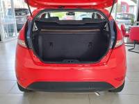 FORD - FIESTA - 2013/2014 - Vermelha - R$ 46.900,00