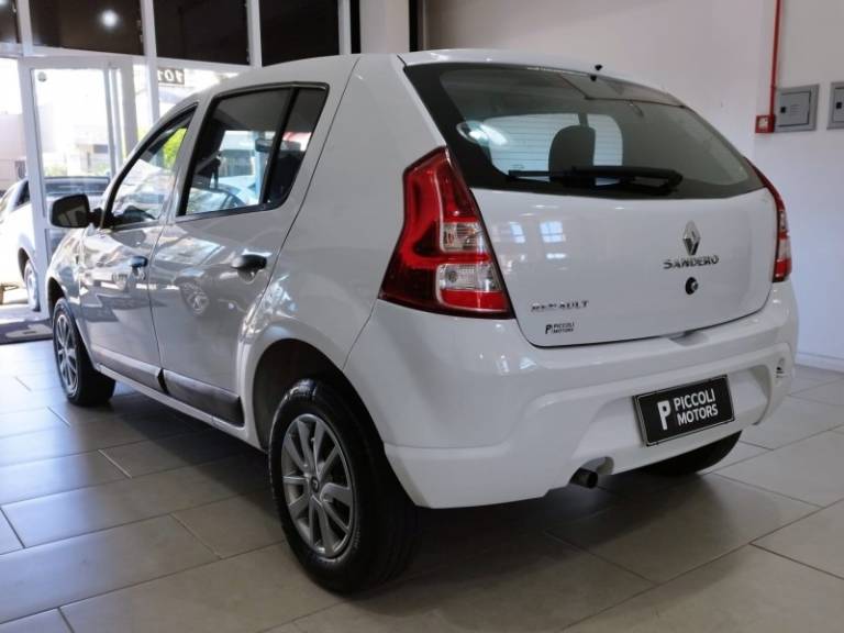 RENAULT - SANDERO - 2012/2012 - Branca - R$ 30.900,00