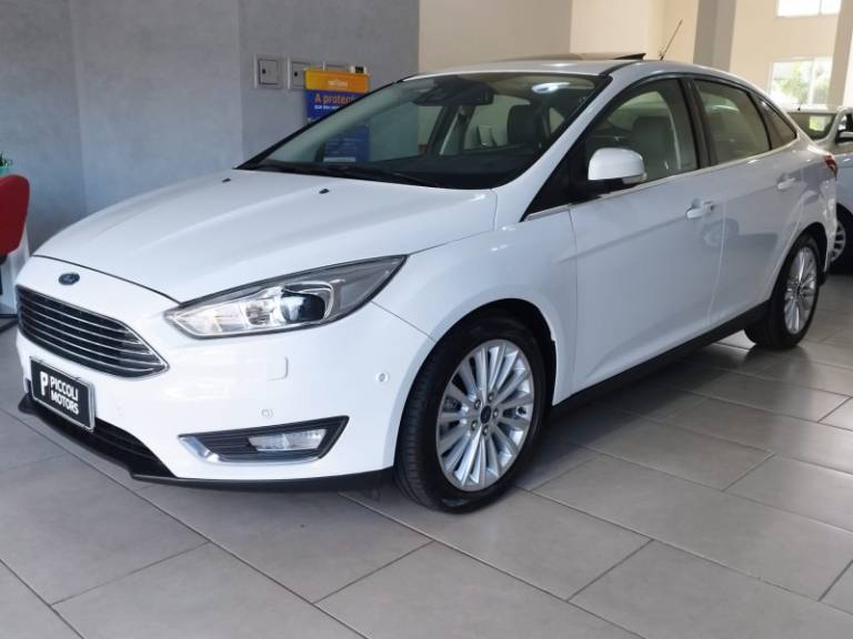 FORD - FOCUS - 2016/2016 - Branca - R$ 69.900,00