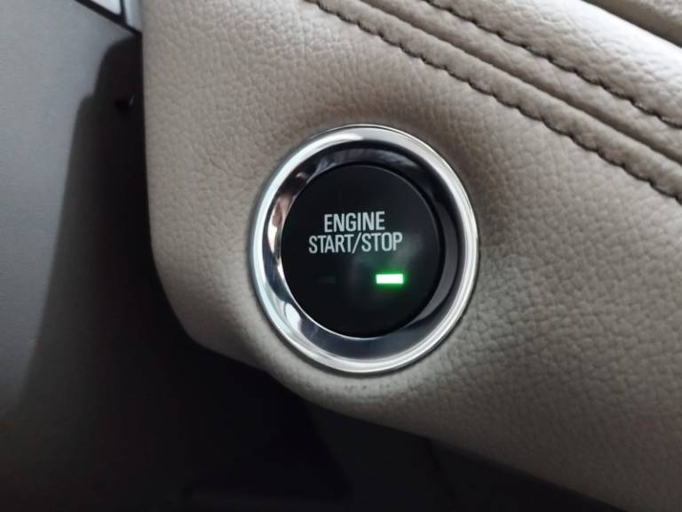 CHEVROLET - CRUZE - 2019/2019 - Prata - R$ 109.900,00