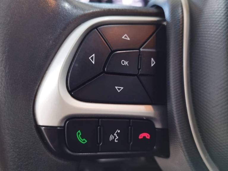 FIAT - CRONOS - 2018/2019 - Branca - R$ 65.900,00