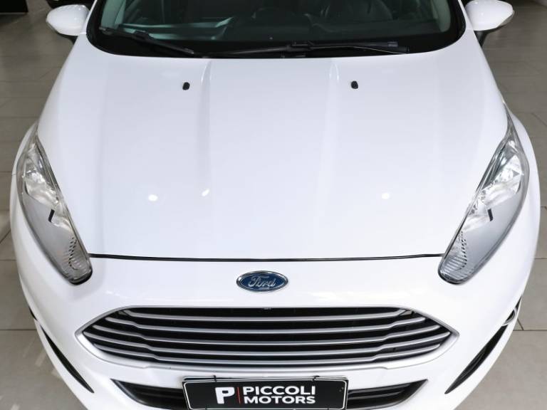 FORD - FIESTA - 2014/2015 - Branca - R$ 44.900,00