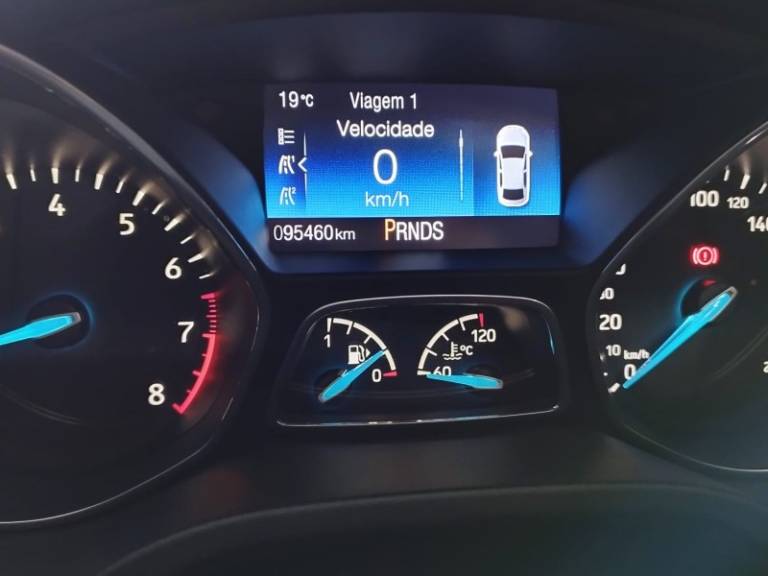 FORD - FOCUS - 2017/2018 - Prata - R$ 78.900,00