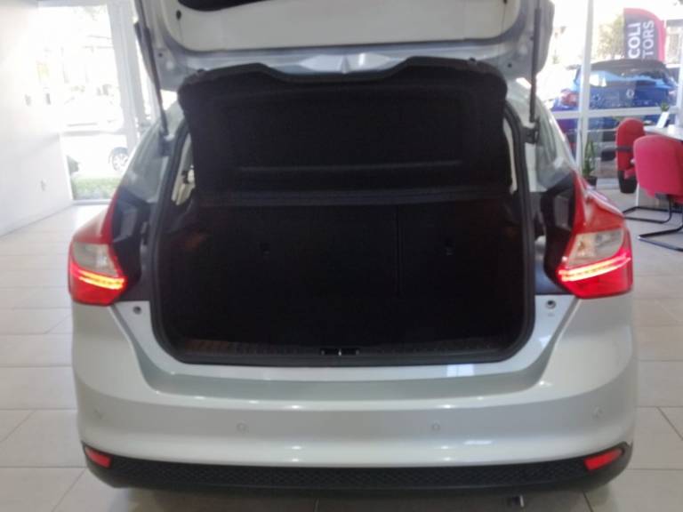 FORD - FOCUS - 2014/2015 - Prata - R$ 59.900,00