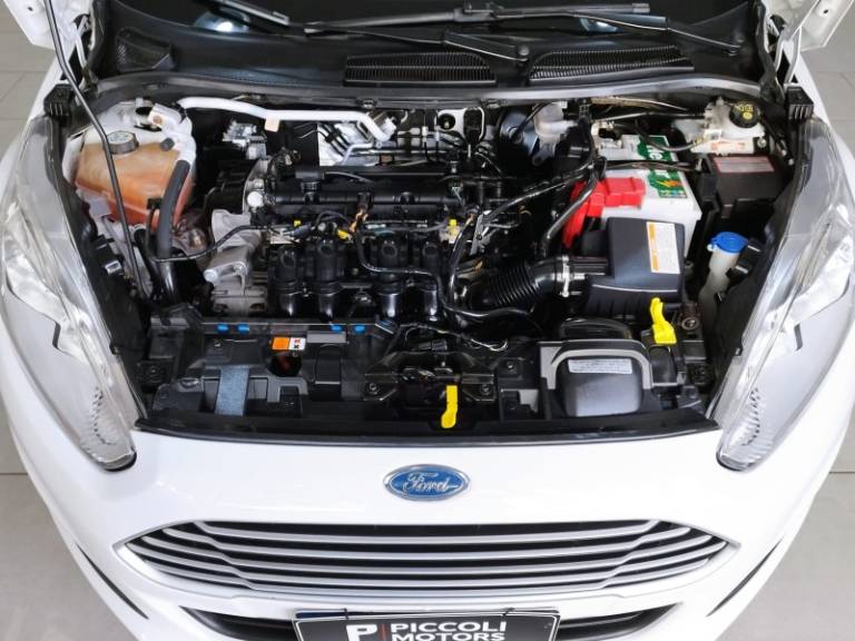 FORD - FIESTA - 2014/2015 - Branca - R$ 44.900,00
